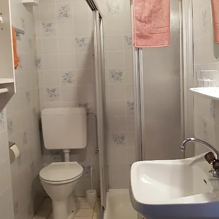 לינה וארוחת בוקר Haus Sonnheim